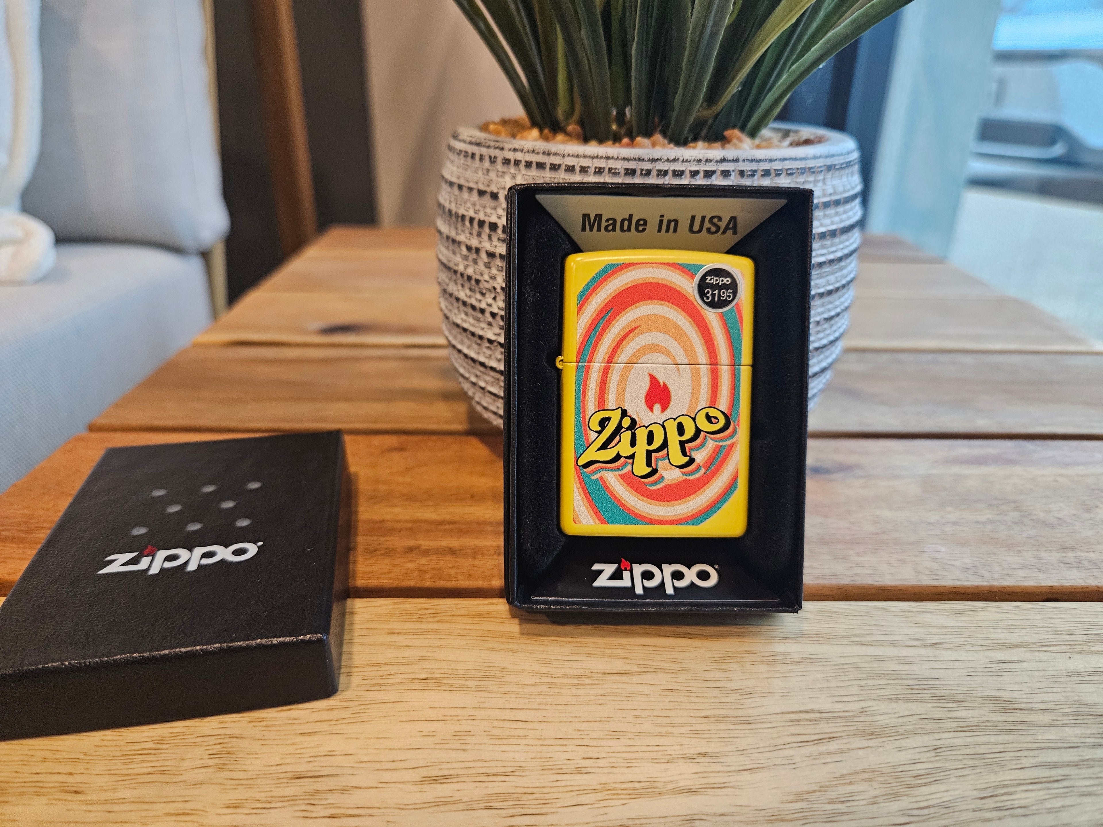 Zippo Lighter: Zippo Swirl Design