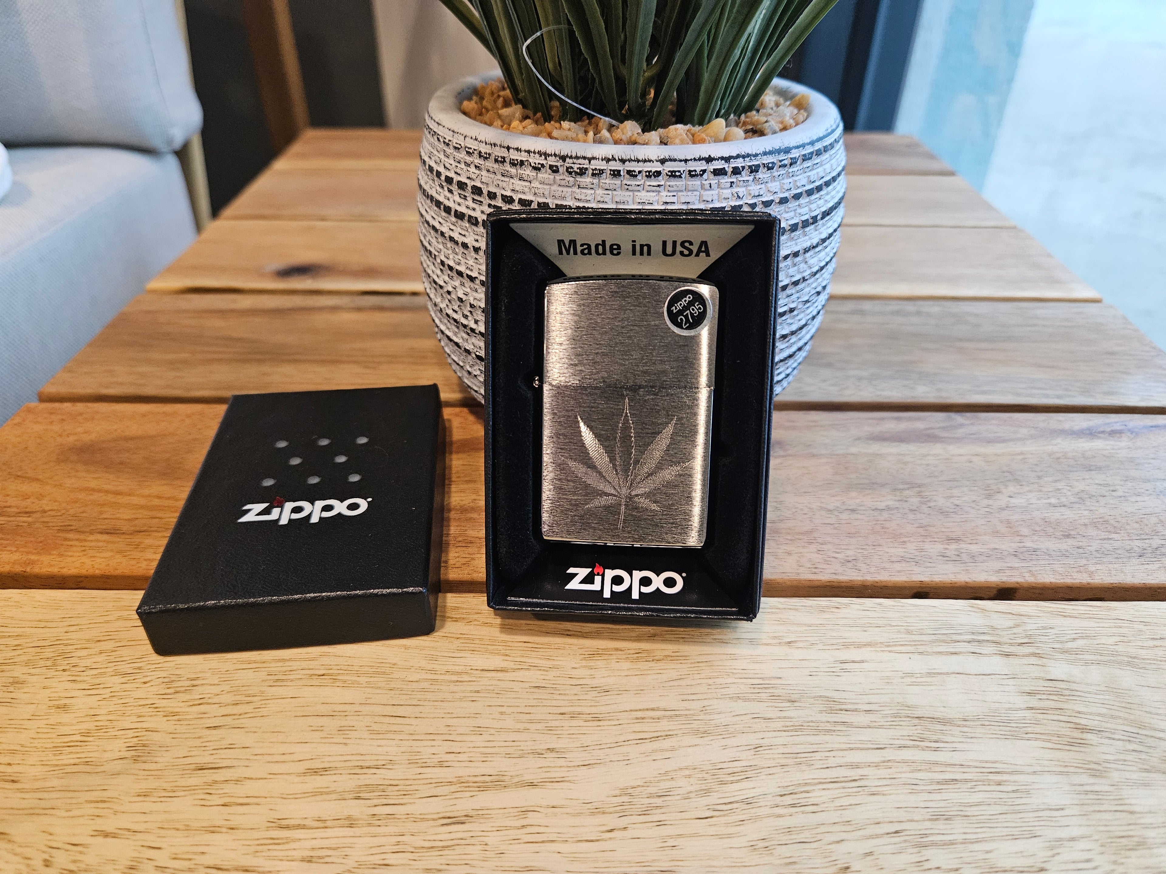 Zippo Lighter: Engraved Weed Leaf
