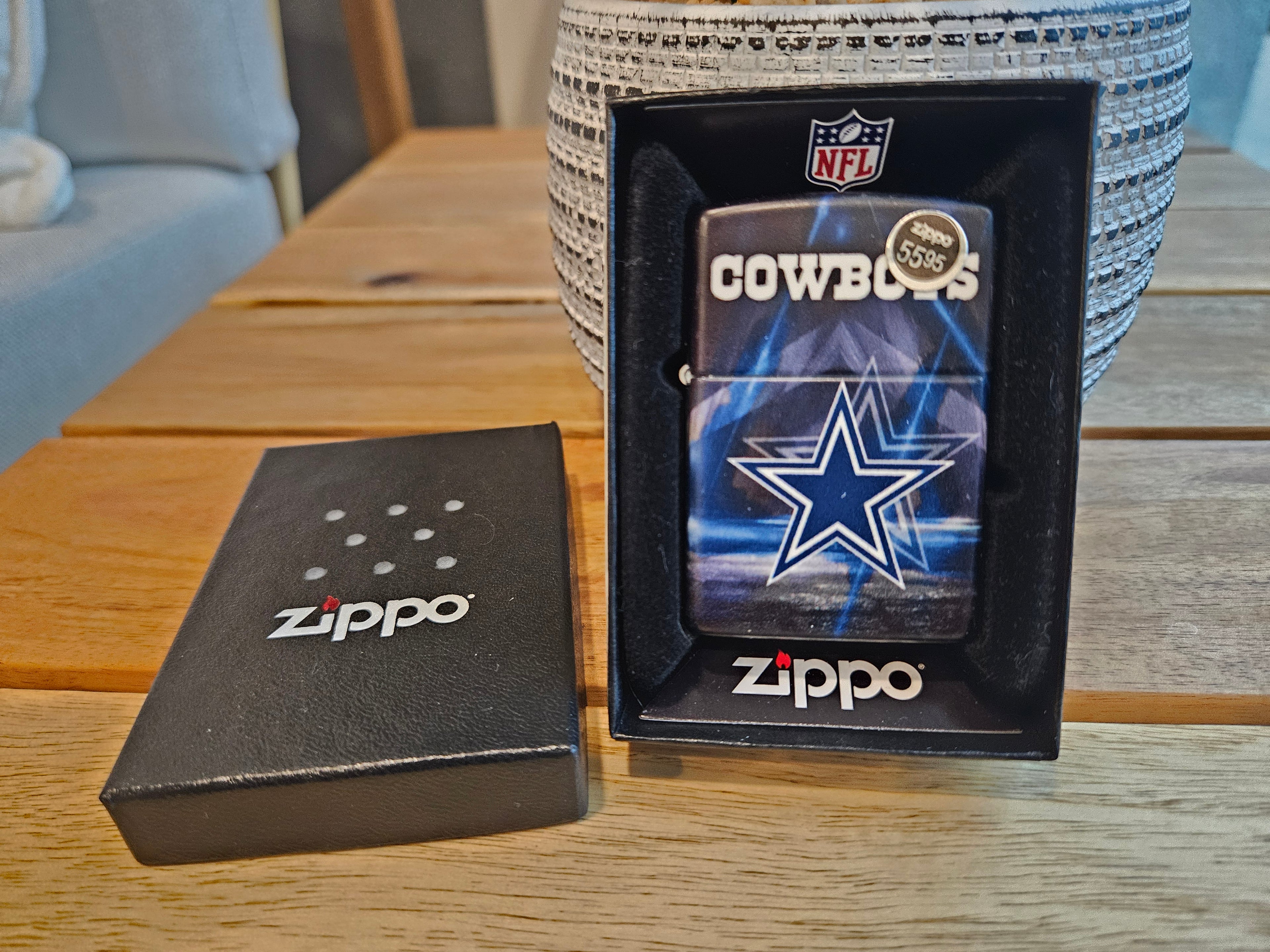 Zippo Lighter: Dallas Cowboys Football Design