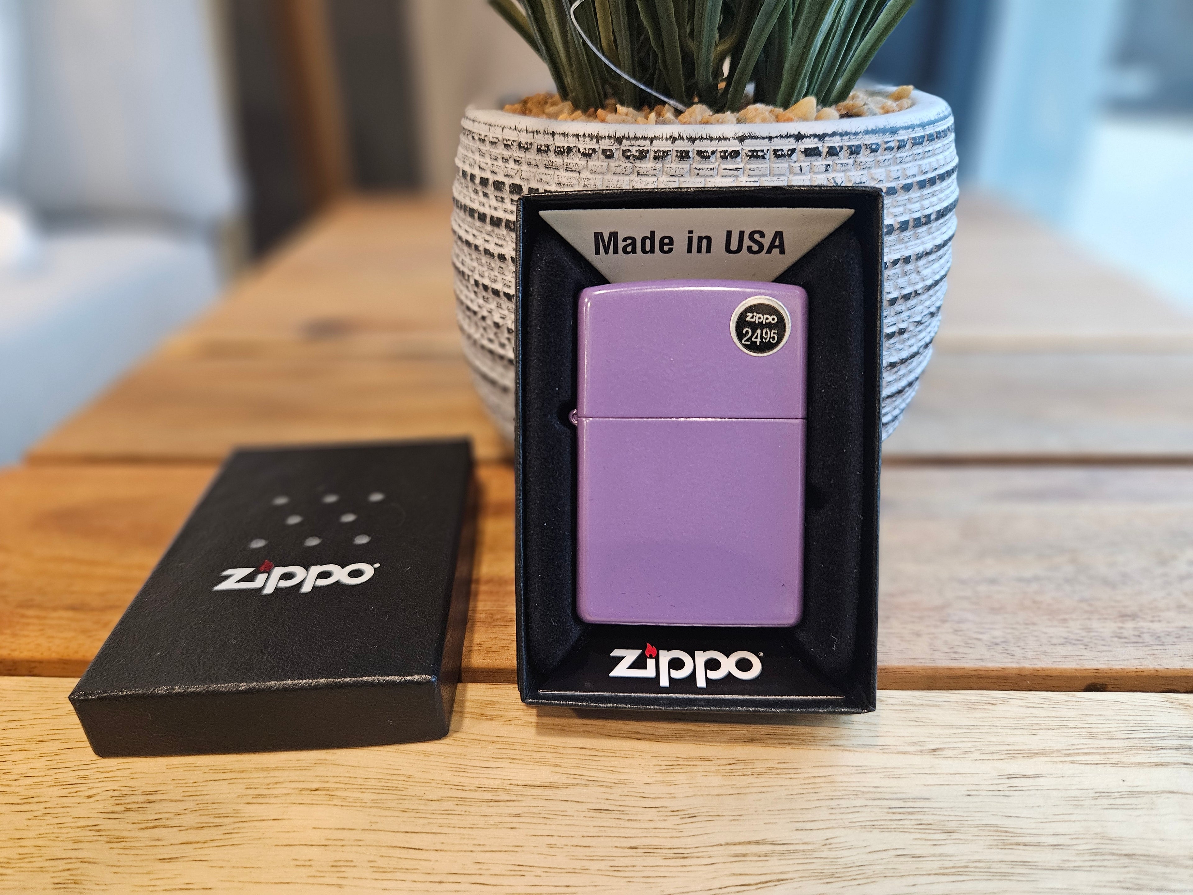 Zippo Lighter: Smokey Lavender Design
